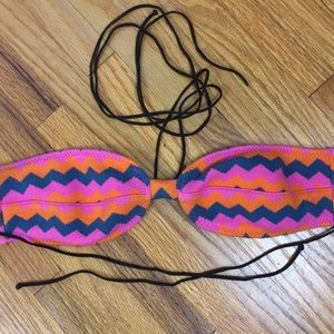 Undrest Bikini Top
